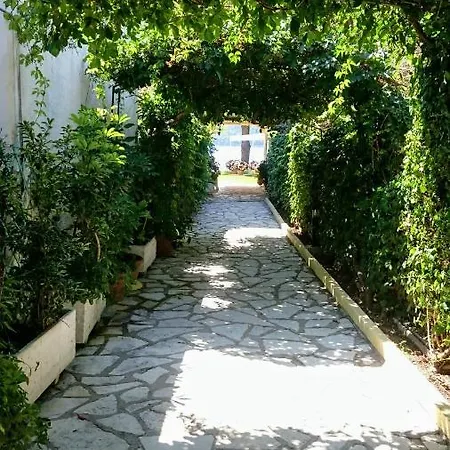 Coralli Beach Studios-