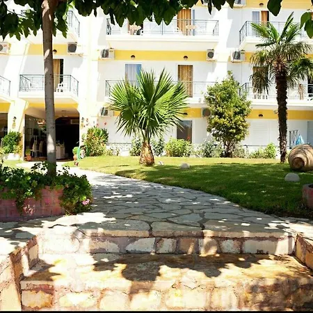 Coralli Beach Studios- Nydri (Lefkada)