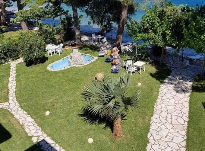Апарт-отель Coralli Beach Studios- Нидри