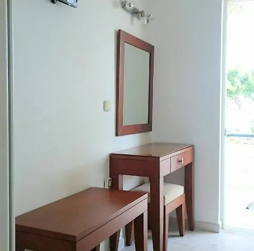 Aparthotel Coralli Beach Studios- *